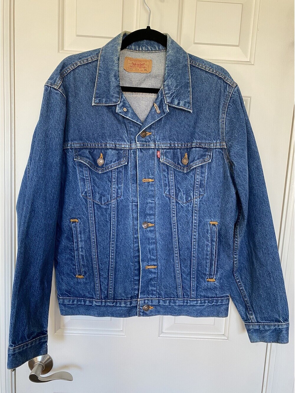 Vintage 1980’s LEVIS Denim Trucker Jacket Men’s 38L 71506-0216 Blue